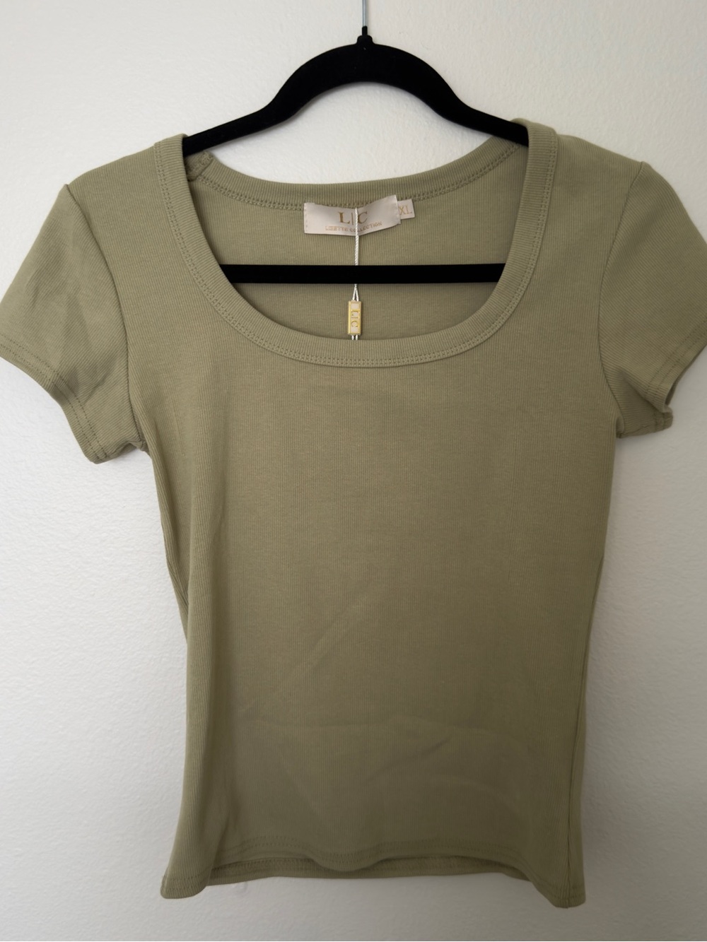 Lizette collection Olive Green Short Sleeve Scoop Neck Top